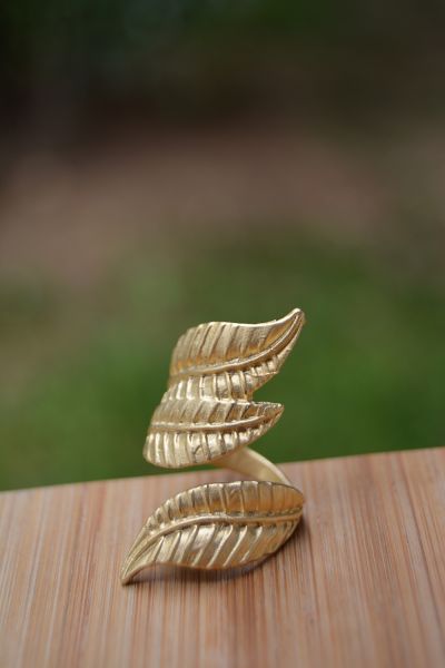 GOLD-PLATED LEAF RING