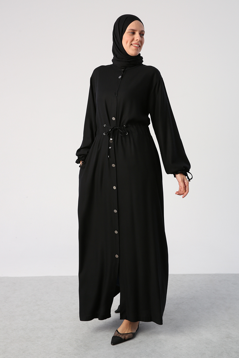Lace Detail Buttoned Judge Collar Abaya