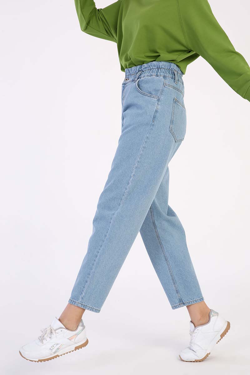 Elastic Waist Mom Jeans