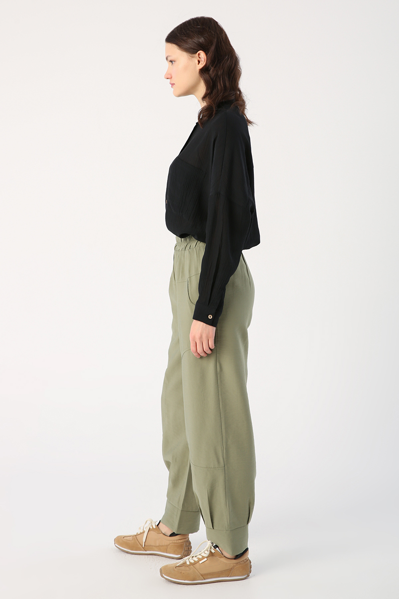 Elastic Waist Contrast Stitched Pocket Comfortable Fit Trousers