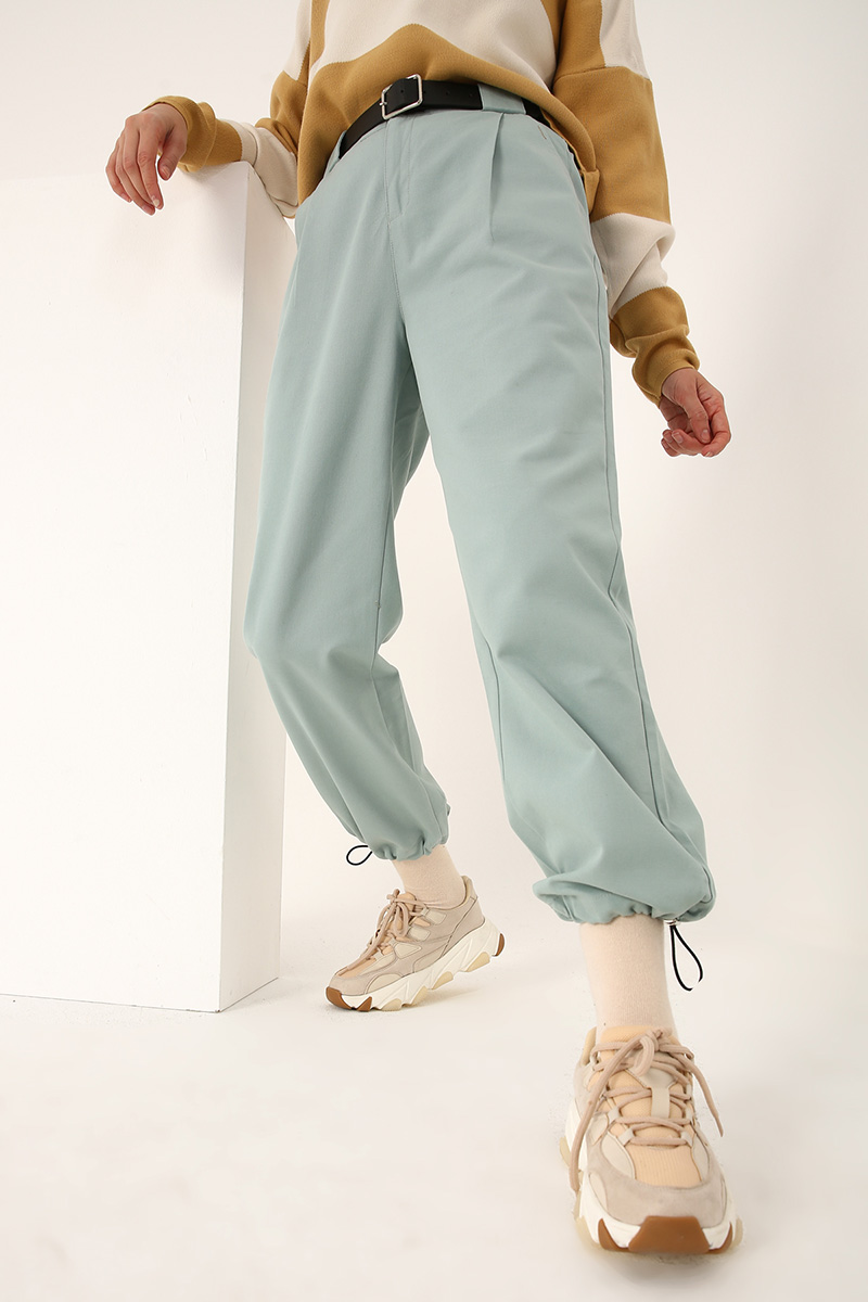 Pleated Spor Belted Cargo Pants
