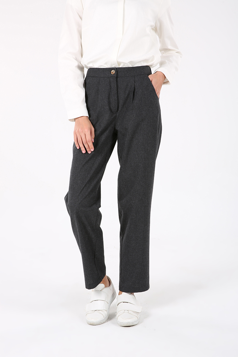 Pegged Pants With Pockets