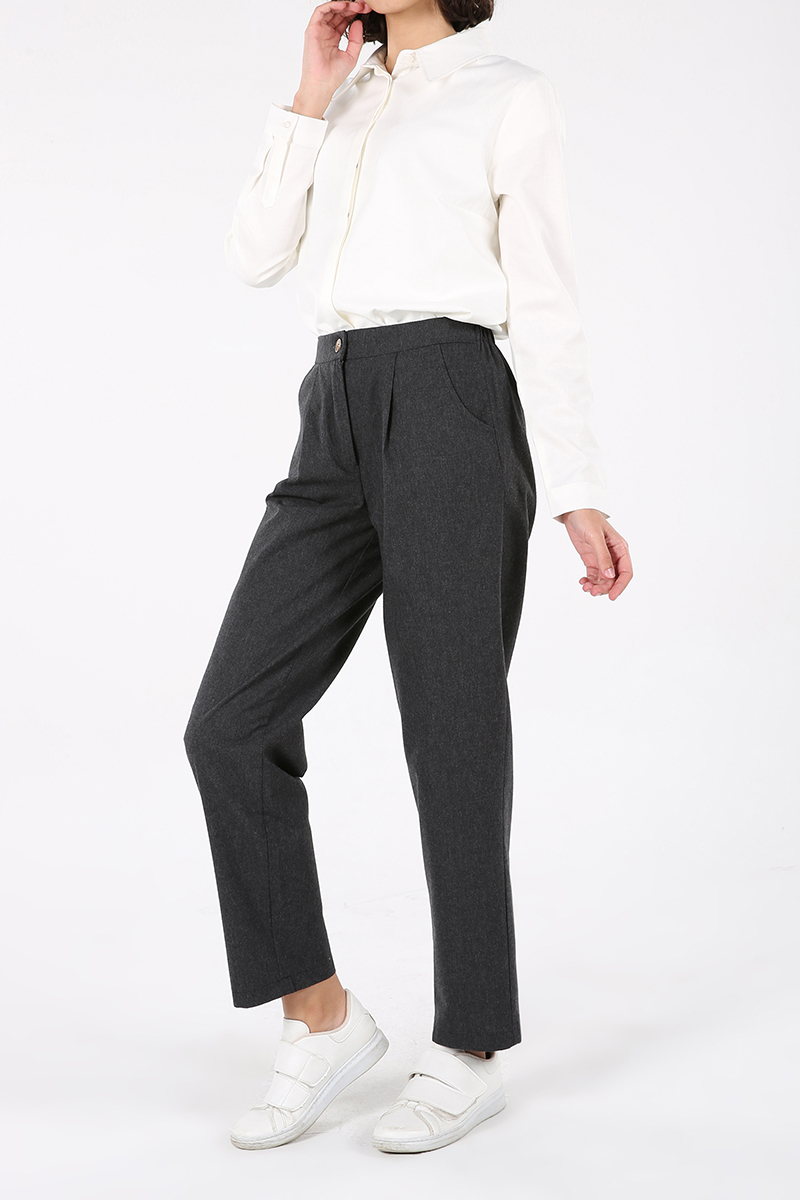 Pegged Pants With Pockets