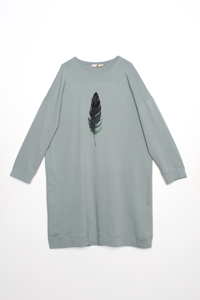 Plus Size Feather Printed Sweatshirt Tunic