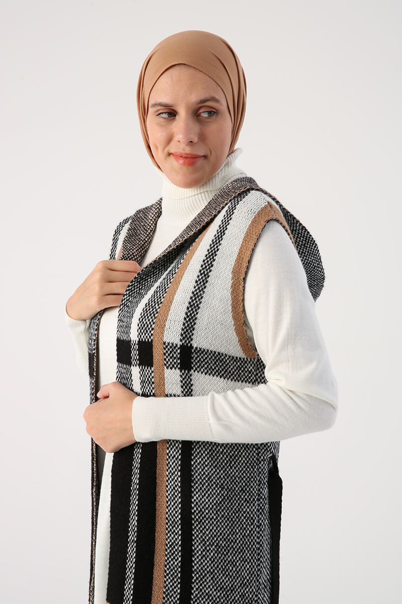 Large Checkered Knitwear Vest