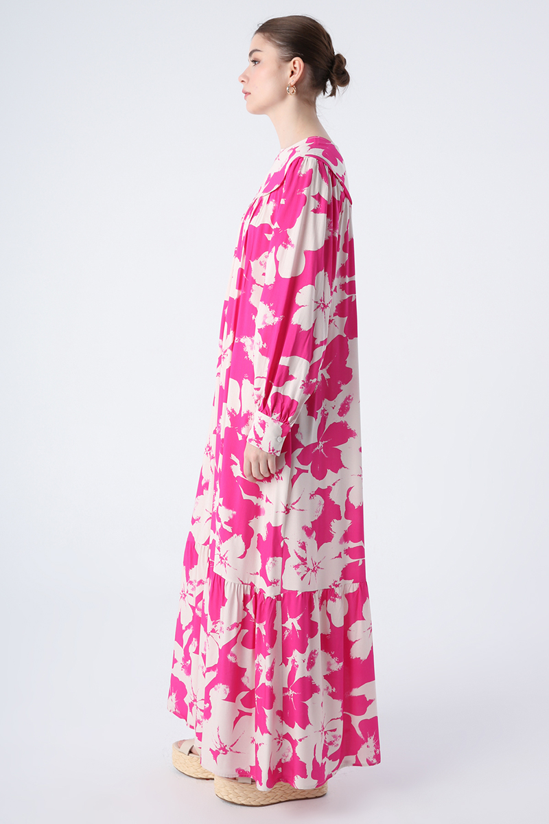 Büzgü Detaylı Eteği Fırfırlı Emprime Desenli Viskon Elbise