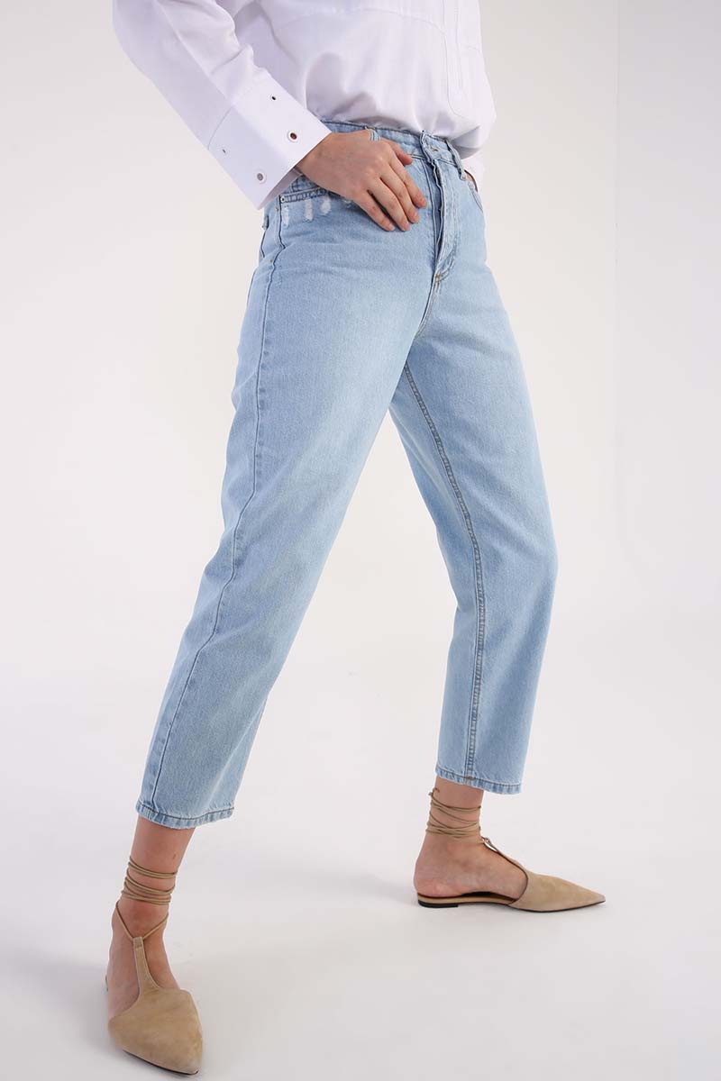 Distressed Detailed Mom Jeans