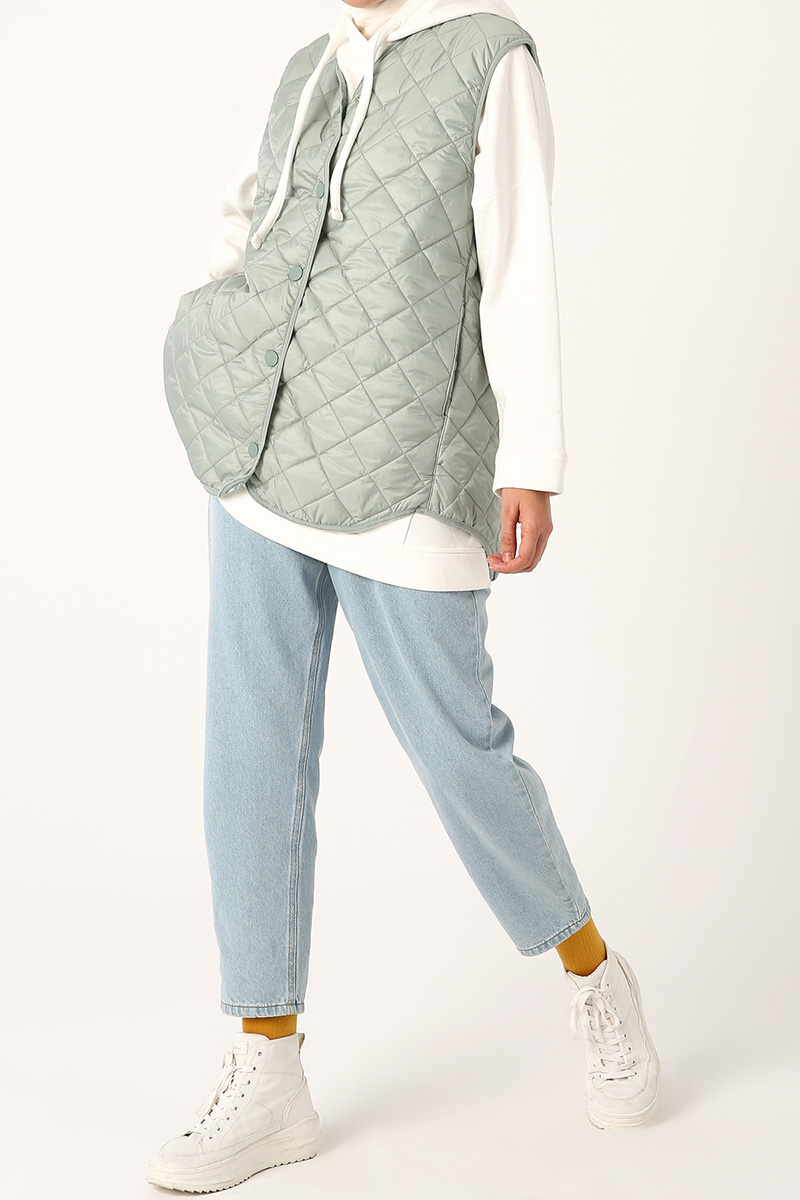Snap Button Front Oversize Quilted Vest