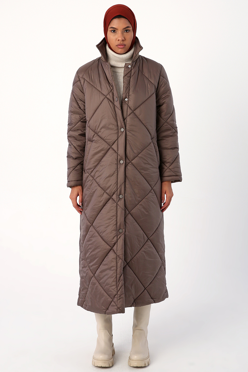 Long Quilted Coat With Snaps