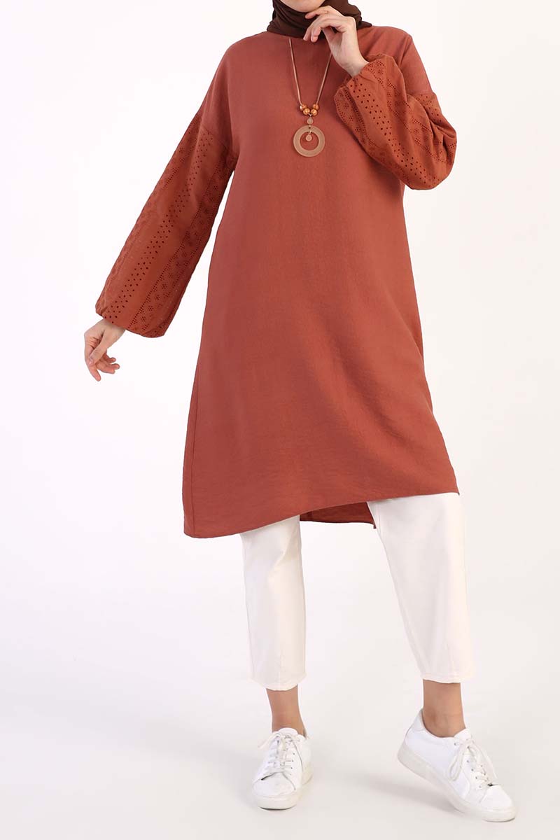 Tunic With Necklace