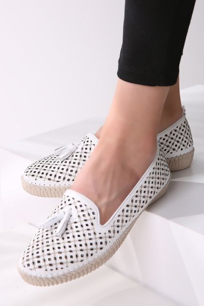 PATTERNED FLAT SHOES
