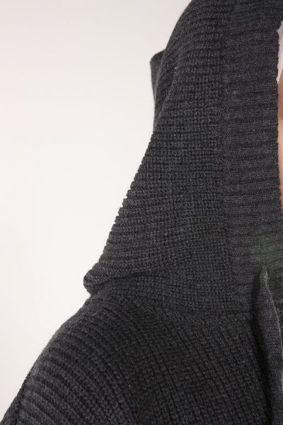 T-SLEEVE HOODED SWEATER