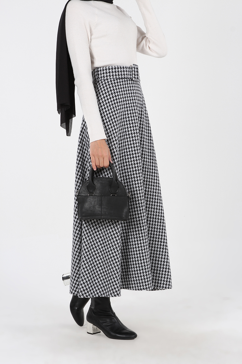 Crowbar Patterned Belted Skirt