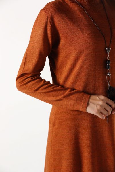 KNITWEAR DRESS WITH NECKLACE