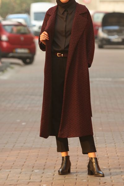 BELTED CAPE