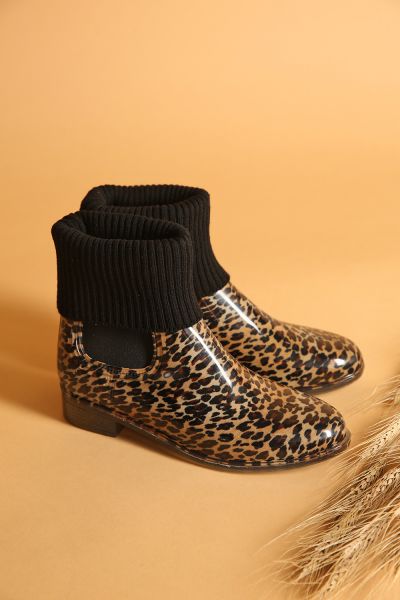 LEOPARD PATTERNED BOOTS