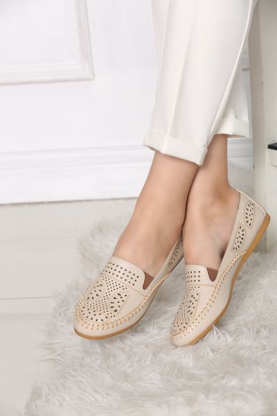 EMBROIDERED FLAT SHOES