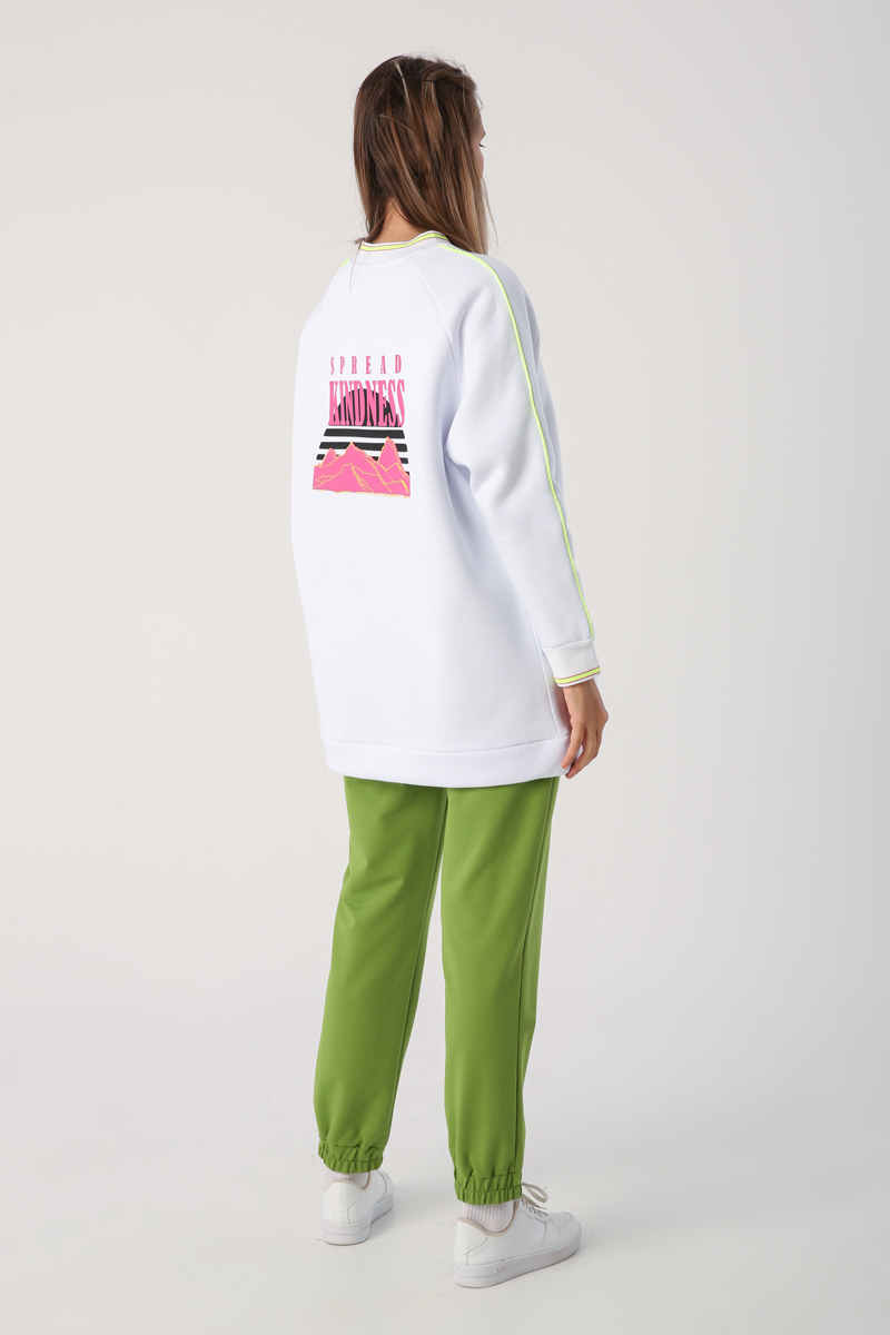 Oversize Neon Detaylı Arkası Baskılı Şardonlu Sweatshirt