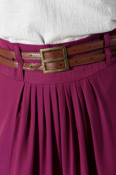 NATURAL FABRIC PLEATED AND BELTED SKIRT