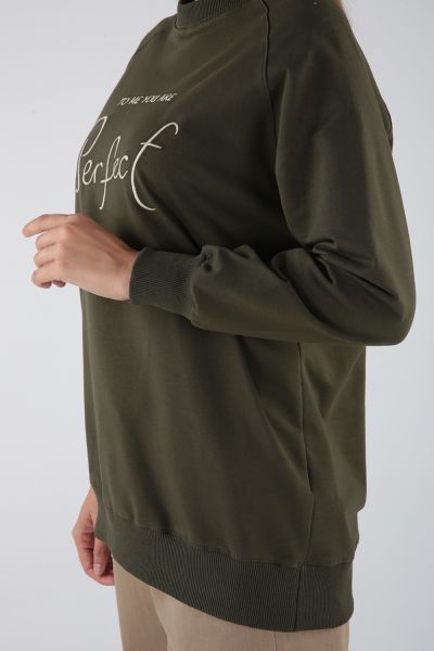 Raglan Sleeve Embroidered Sweatshirt