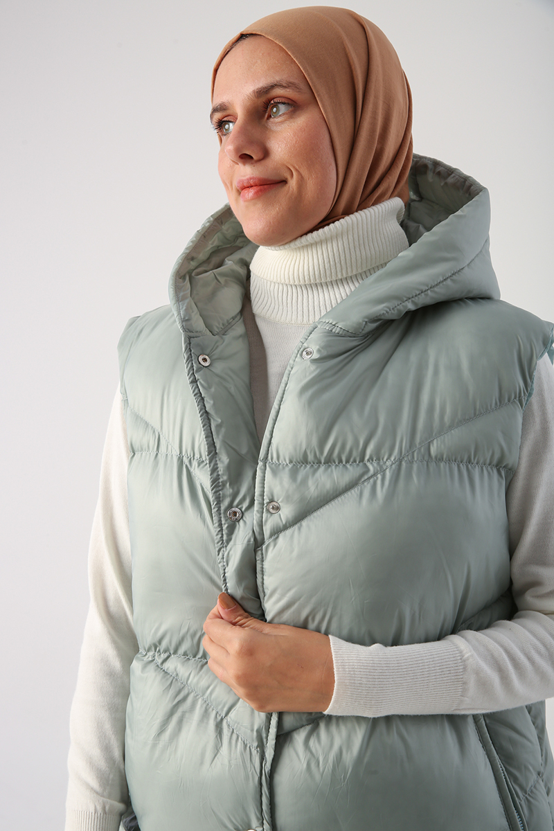Geometrical Quilted Puffy Vest