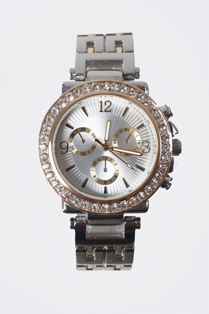 Round Dial Wristwatch With Stones